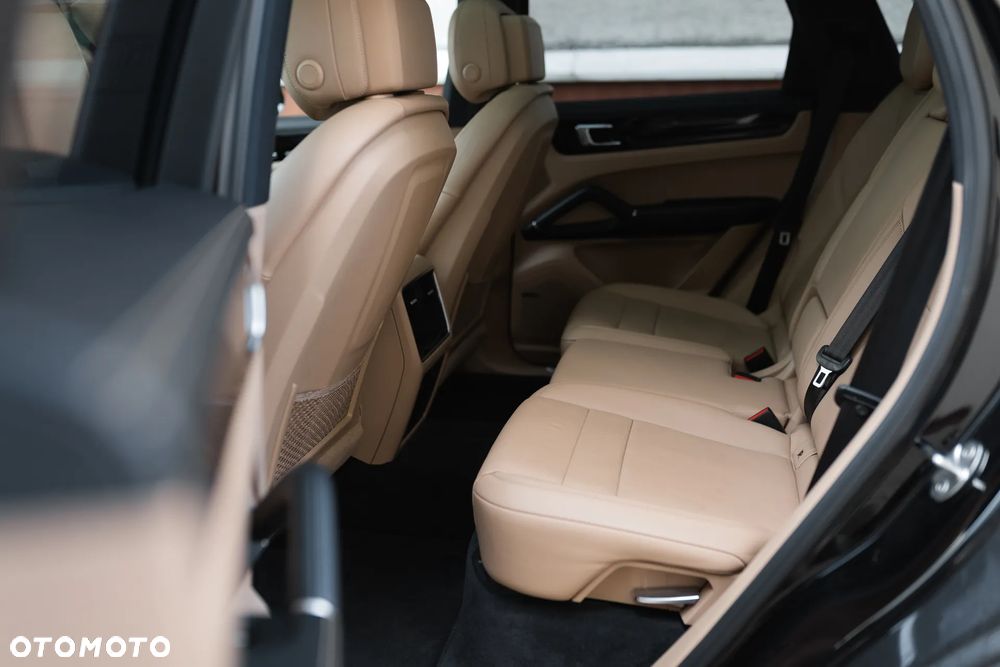 Porsche Cayenne Standard - 22