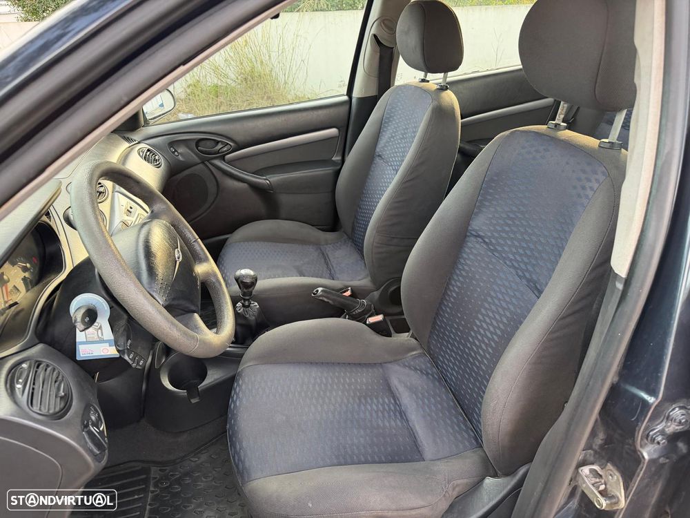 Ford Focus SW 1.8 TDdi Comfort - 11