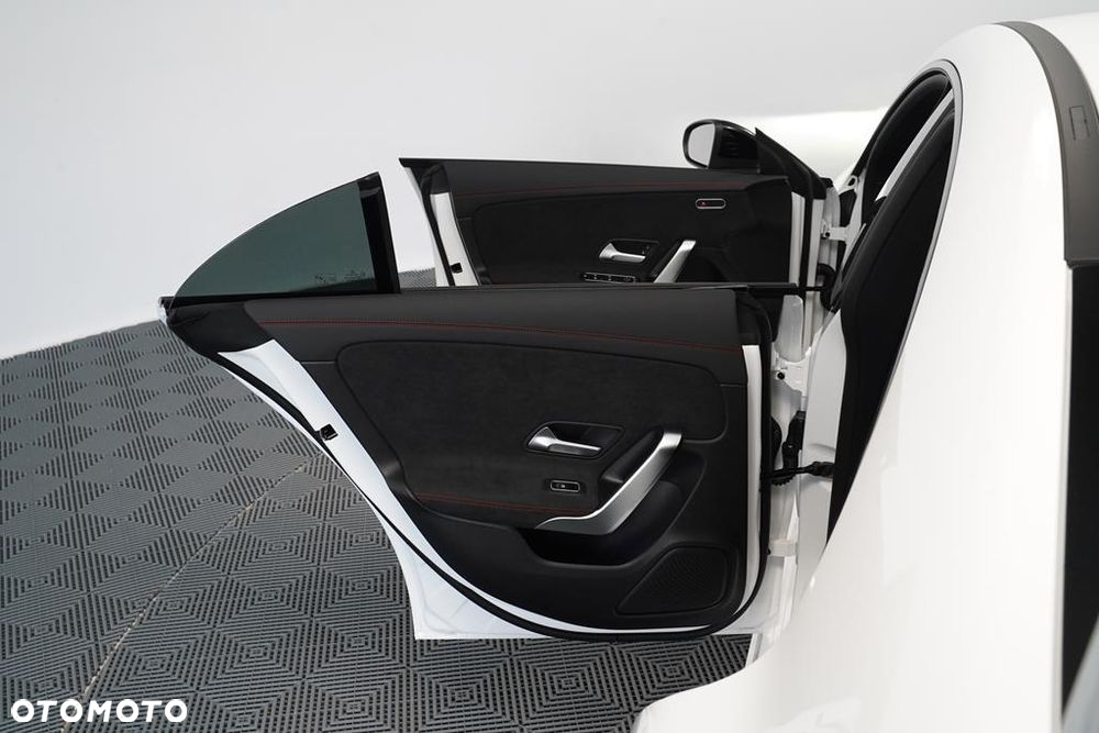 Mercedes-Benz CLA 200 mHEV AMG Line 7G-DCT - 8