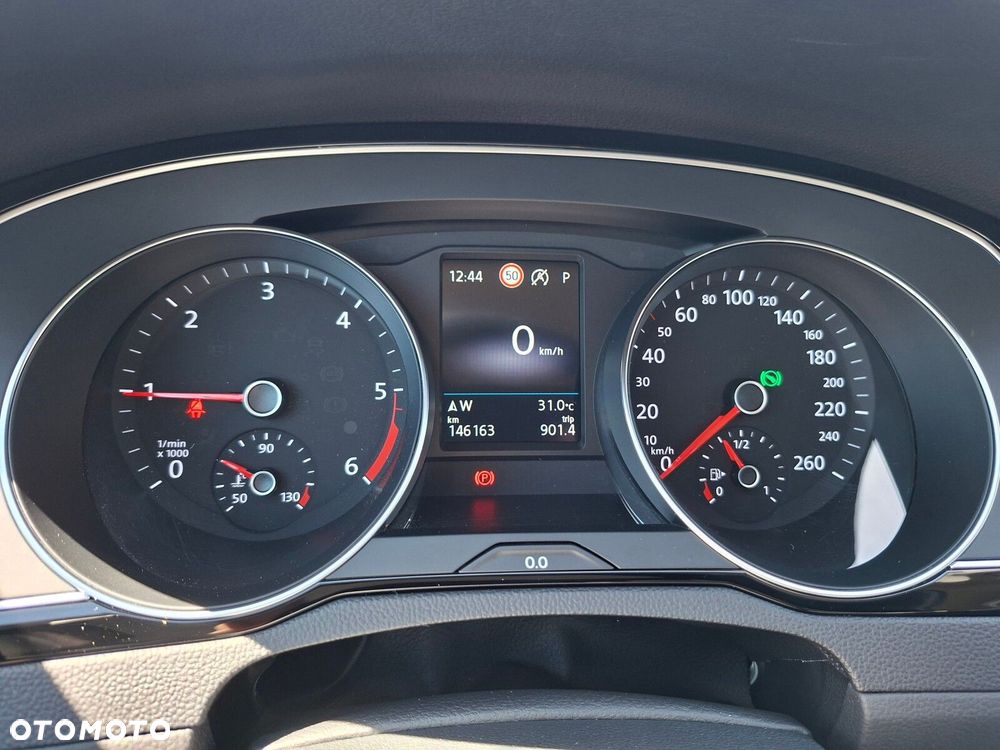 Volkswagen Passat - 18
