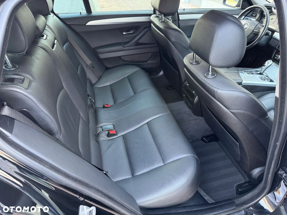 BMW Seria 5 520d xDrive - 27