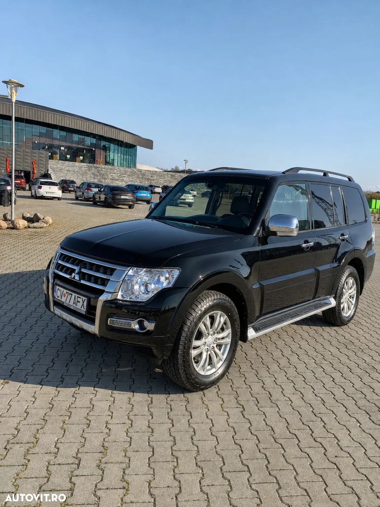 Mitsubishi Pajero - 1