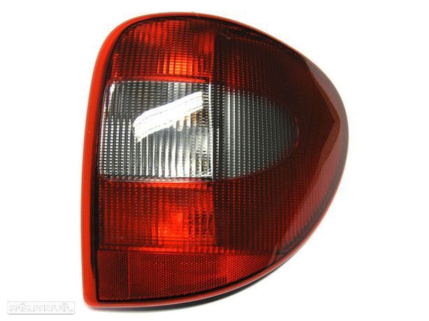 Farois Traseiros Chrysler Voyager (Novos) - 1
