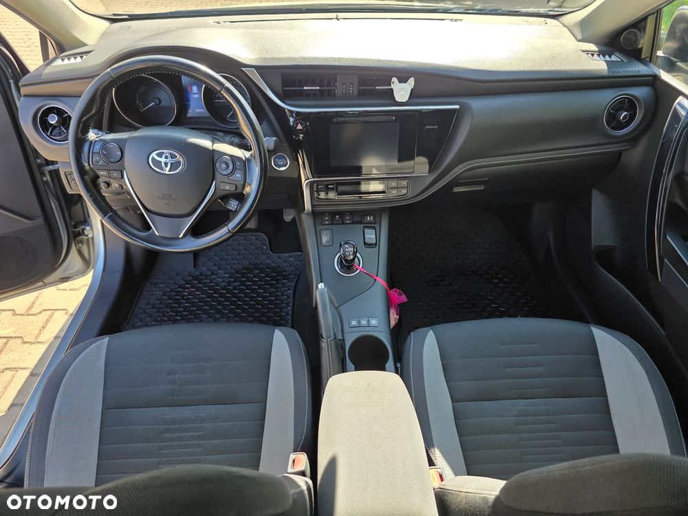 Toyota Auris - 10