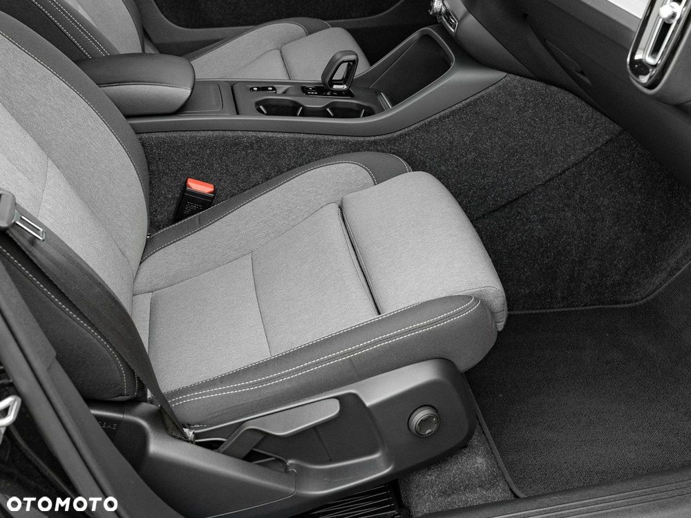 Volvo XC 40 B4 Core - 32