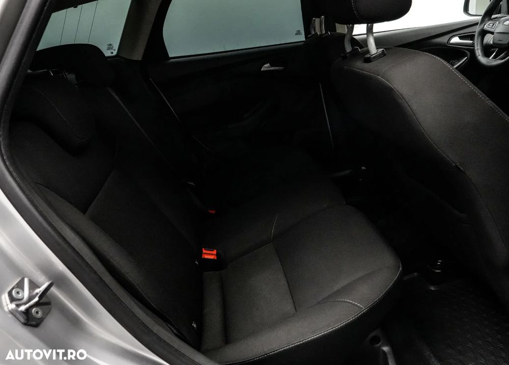 Ford Focus 1.6 TI-VCT Powershift Titanium - 16