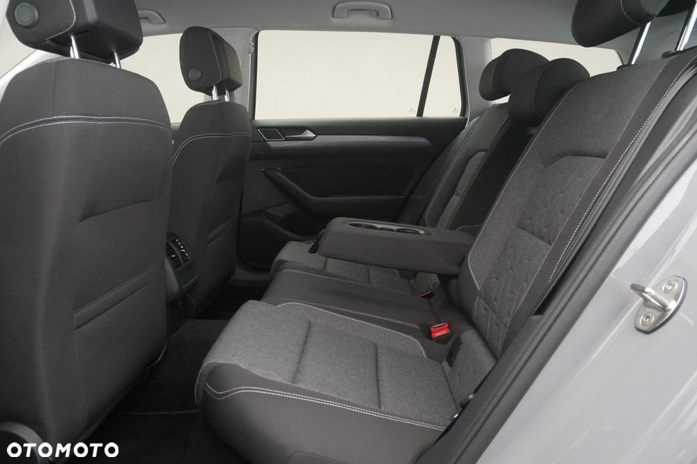 Volkswagen Passat Variant 2.0 TSI Business DSG - 15