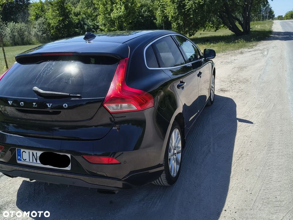 Volvo V40 D2 R-Design - 5
