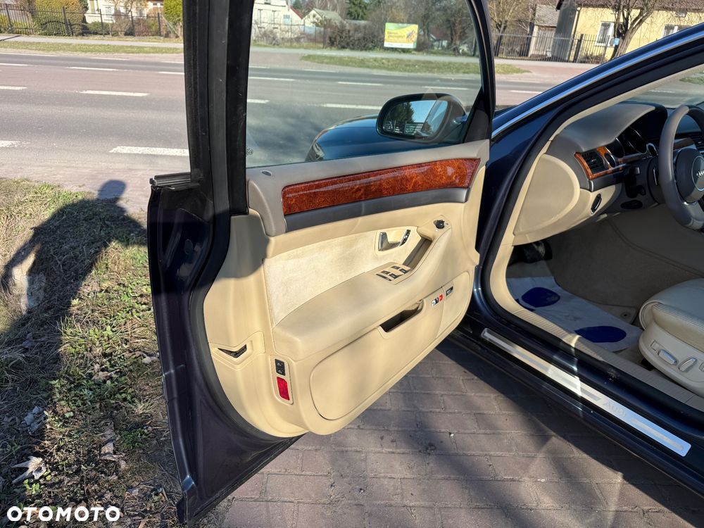 Audi A8 4.2 Quattro - 17