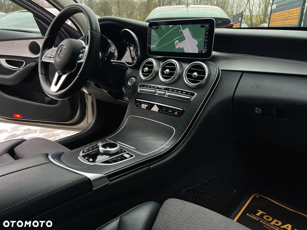 Mercedes-Benz Klasa C 220 d 9G-TRONIC - 18