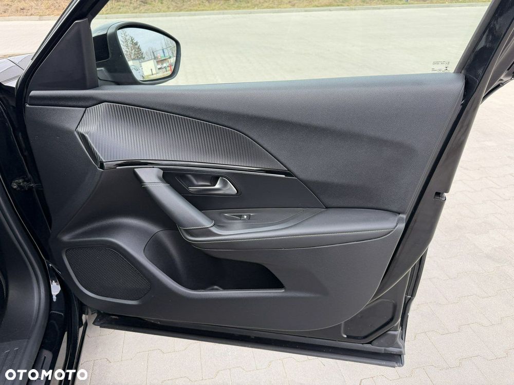 Peugeot 2008 BlueHDi 130 EAT8 GT - 33