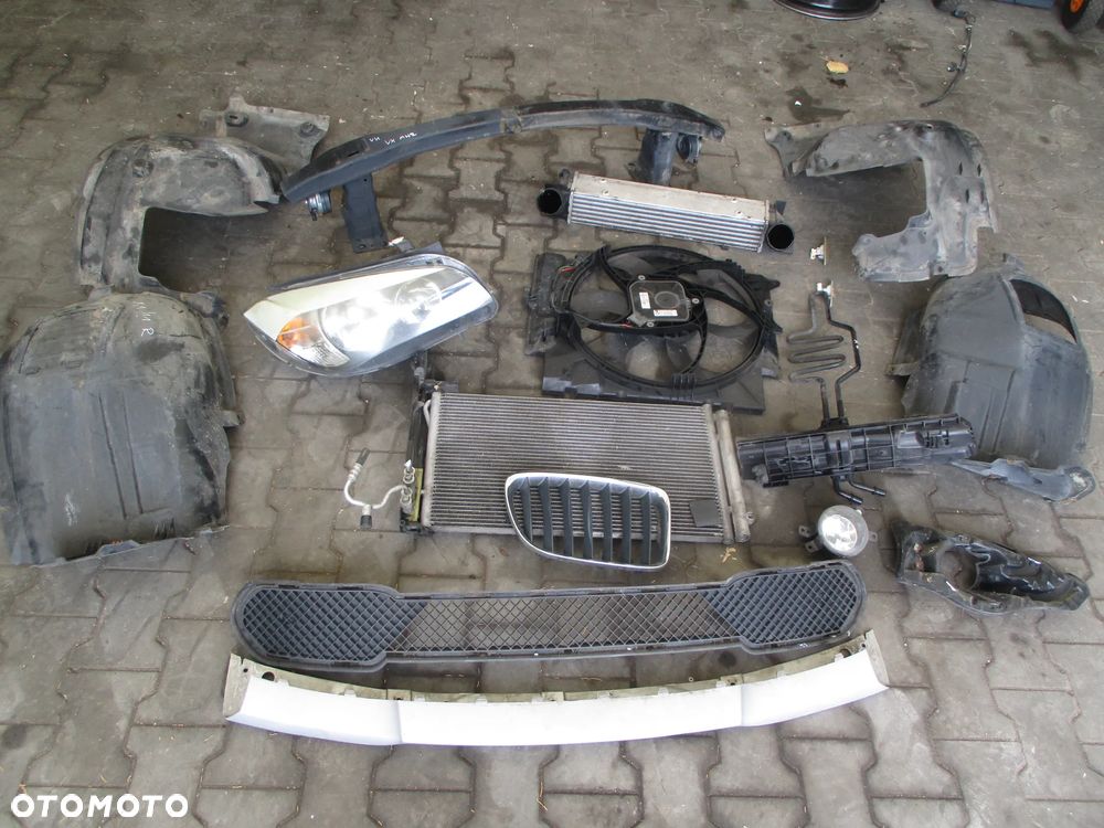 BMW X1 E84 NERKA PRAWA ATRAPA GRILL ORYGINAŁ - 1