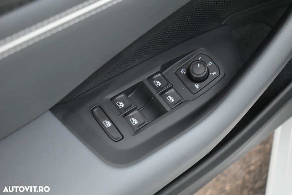 Volkswagen Passat 1.5 eTSI DSG MHEV Business - 12
