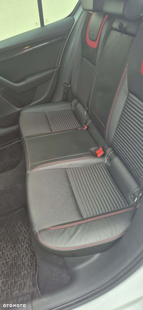 Skoda Octavia 2.0 TDI RS DSG - 19