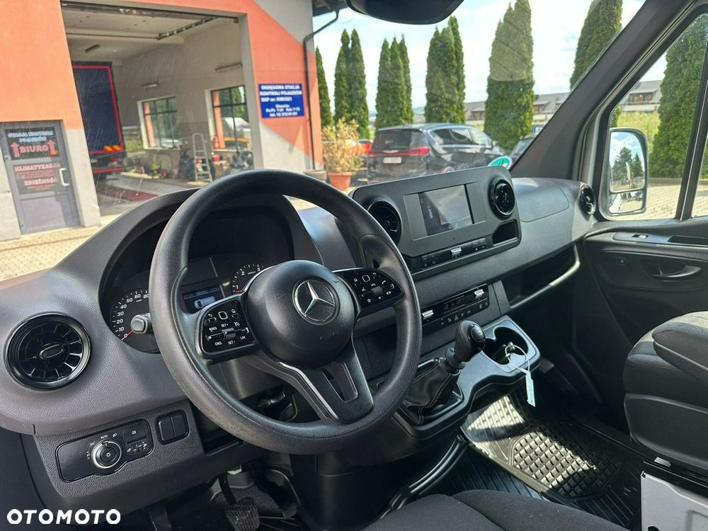 Mercedes-Benz Sprinter - 17