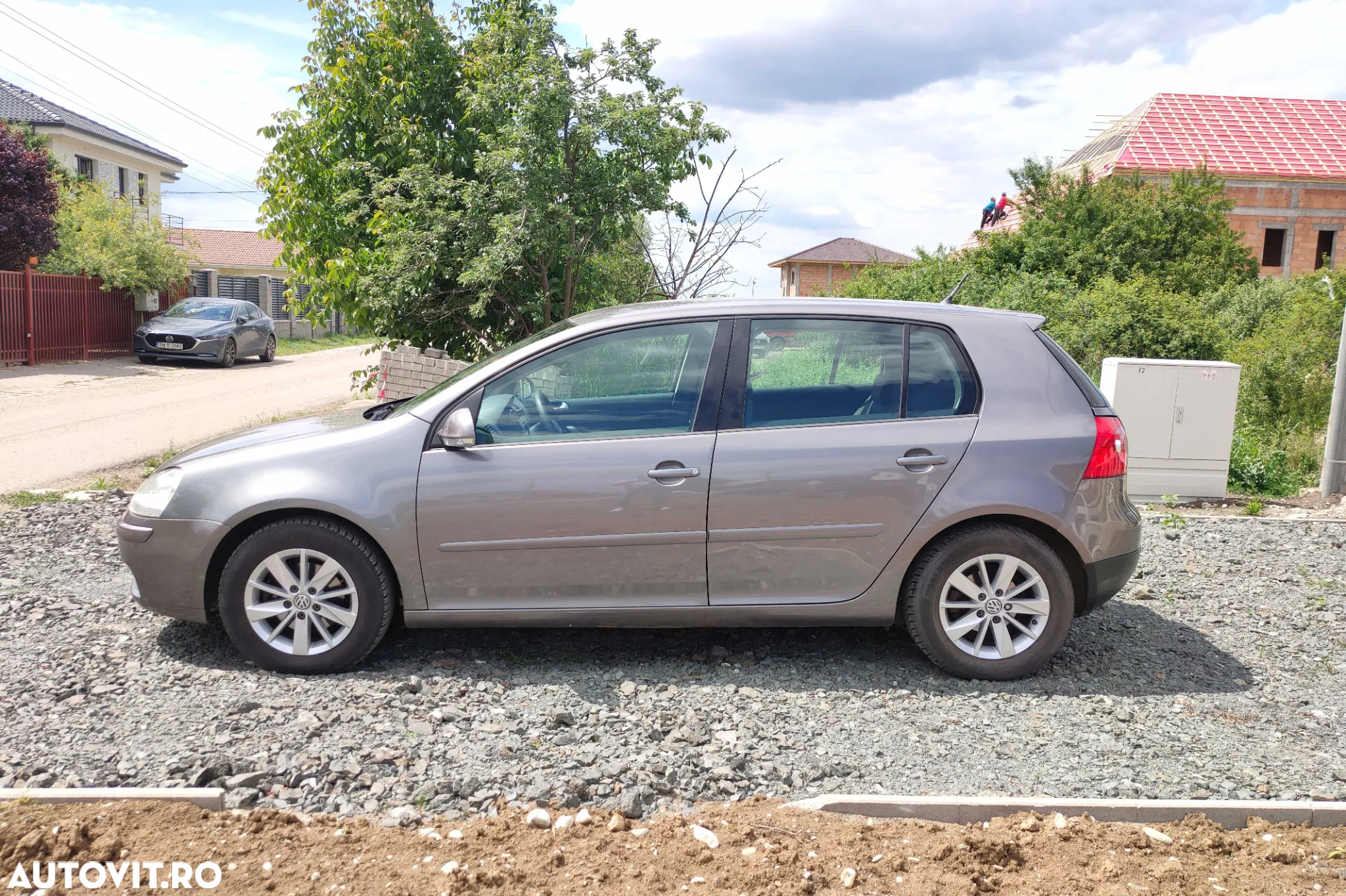 Volkswagen Golf - 2