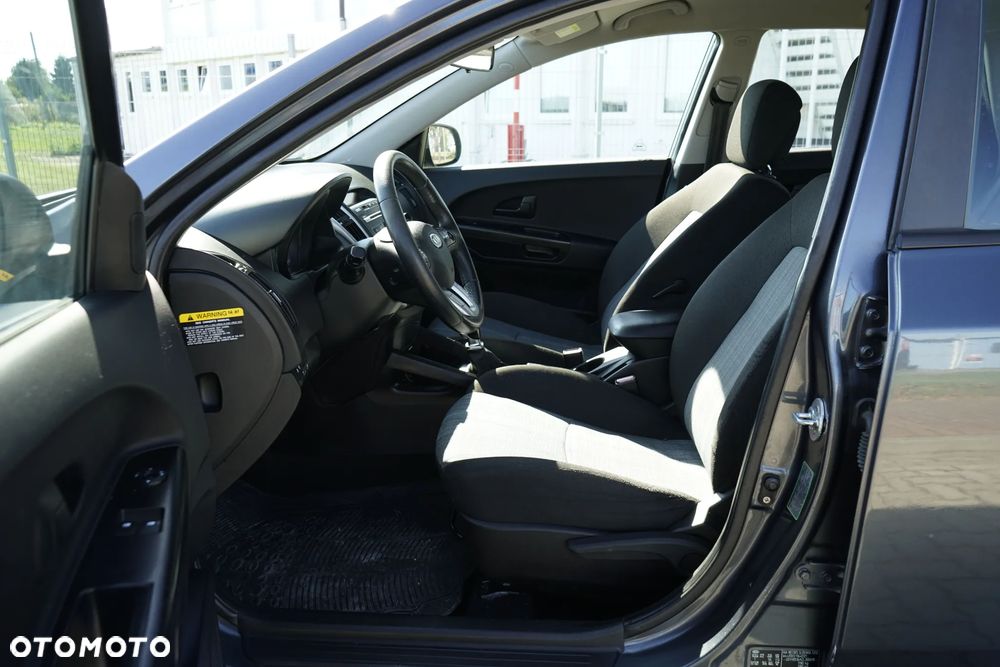 Kia Ceed 1.6 CRDi 90 Vision - 16