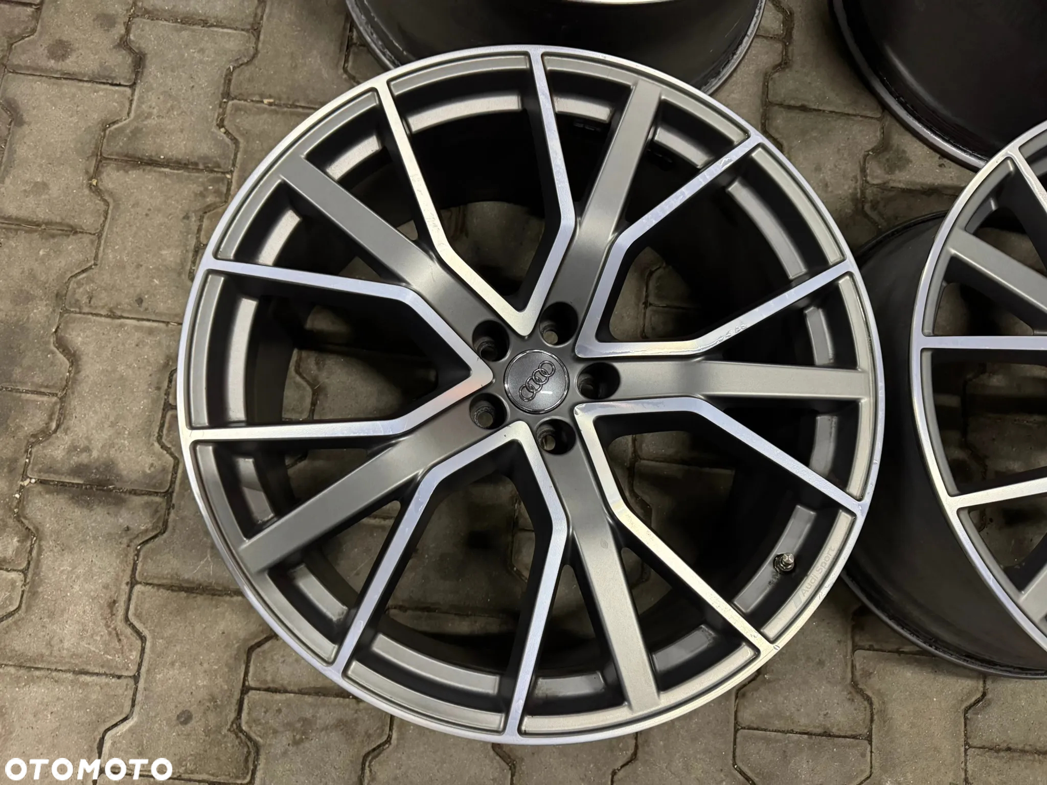 Audi Q7 Q8 4M felgi alufelgi oryginał 22" 4M0601025CG 10J ET26 - 4