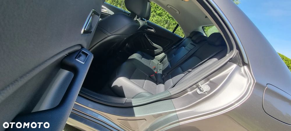 Mercedes-Benz CLA 250 4Matic 7G-DCT UrbanStyle Edition - 30