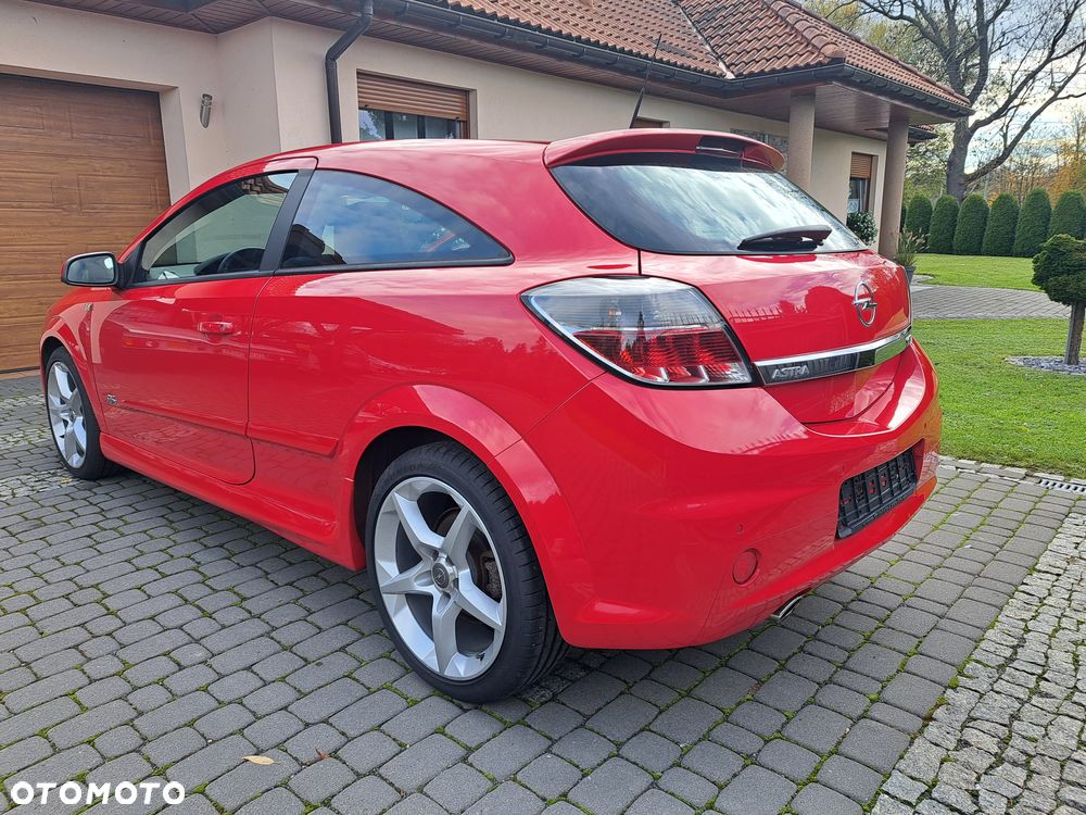Opel Astra GTC 1.6 Sport - 11