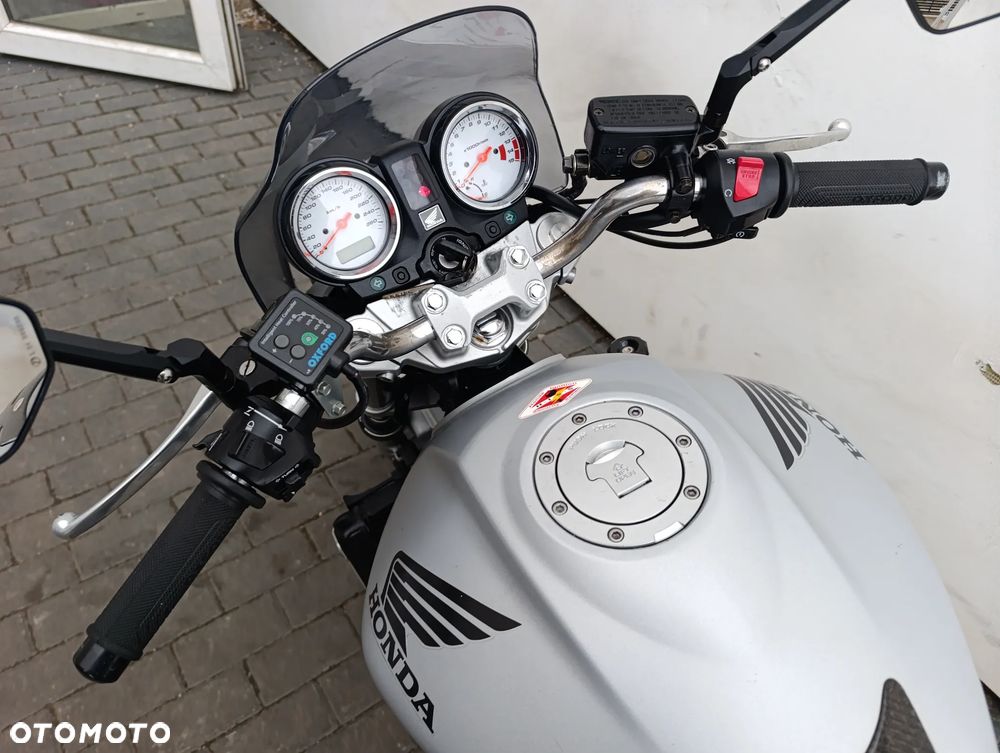 Honda Hornet - 12