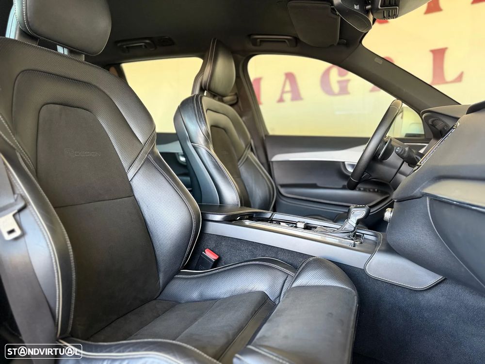 Volvo XC 90 2.0 D4 R-Design - 33