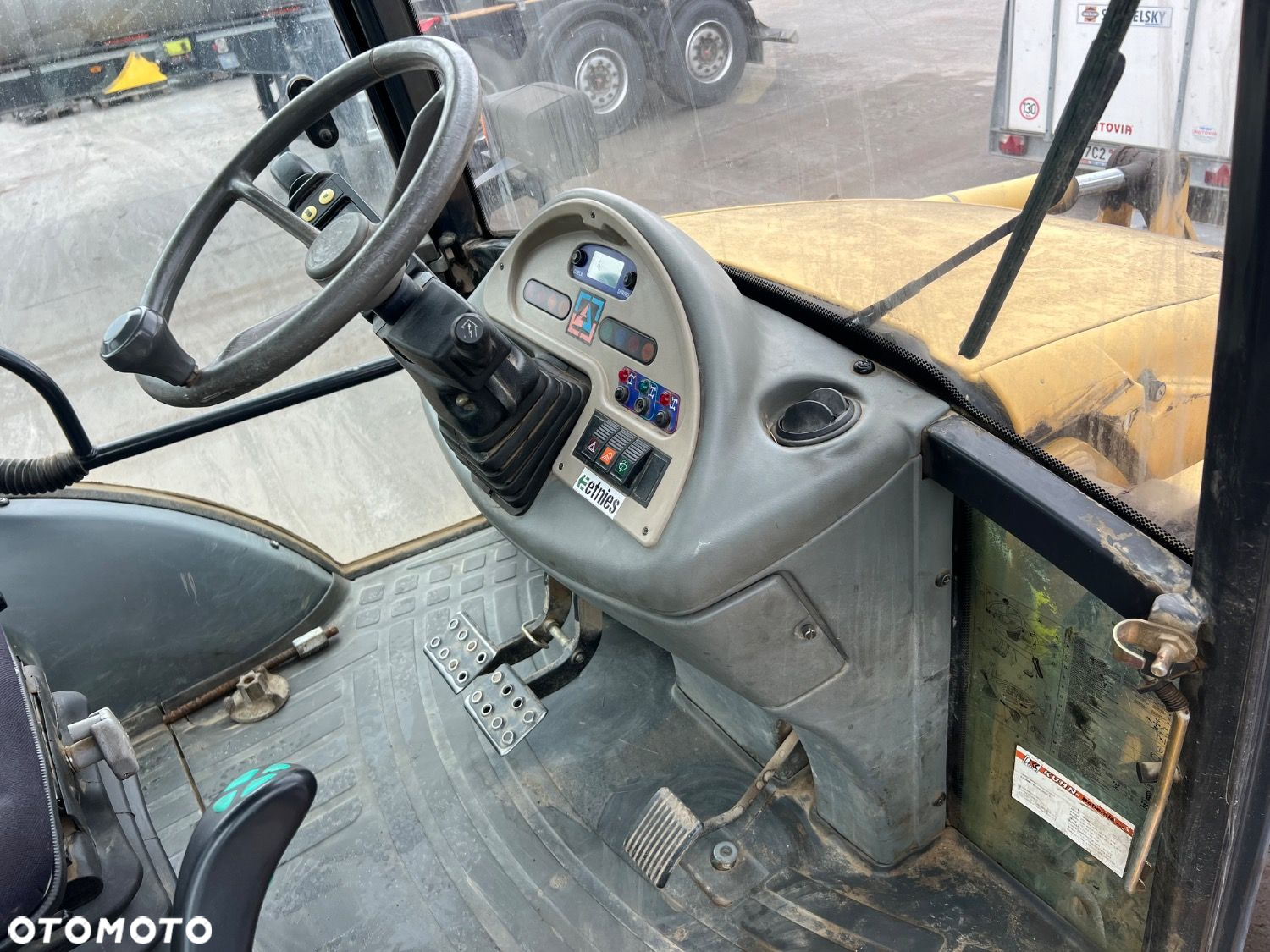 Komatsu Wb975 4X4 - 29