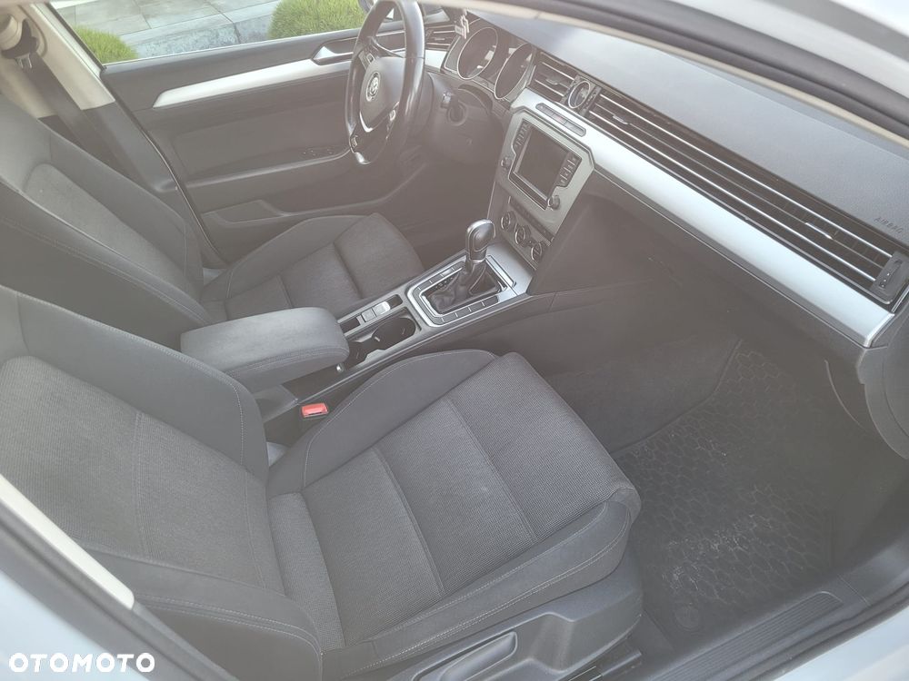 Volkswagen Passat 2.0 TDI (BlueMotion Technology) DSG Comfortline - 10
