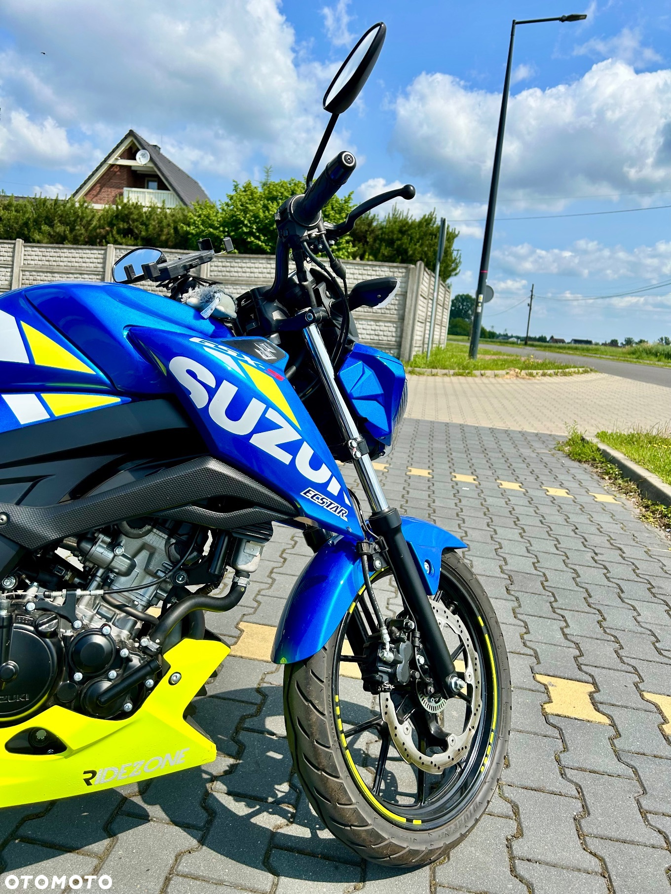 Suzuki GSX - 2