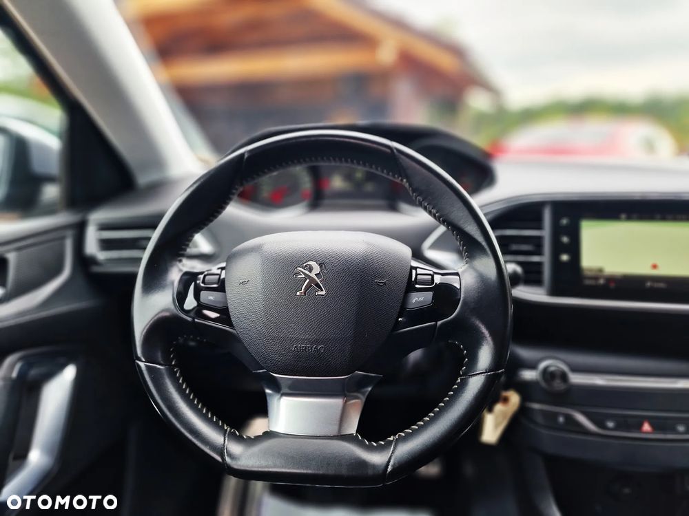 Peugeot 308 1.2 PureTech Business Line S&S - 32