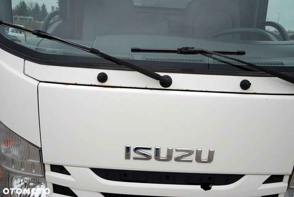 Isuzu N35 - 10