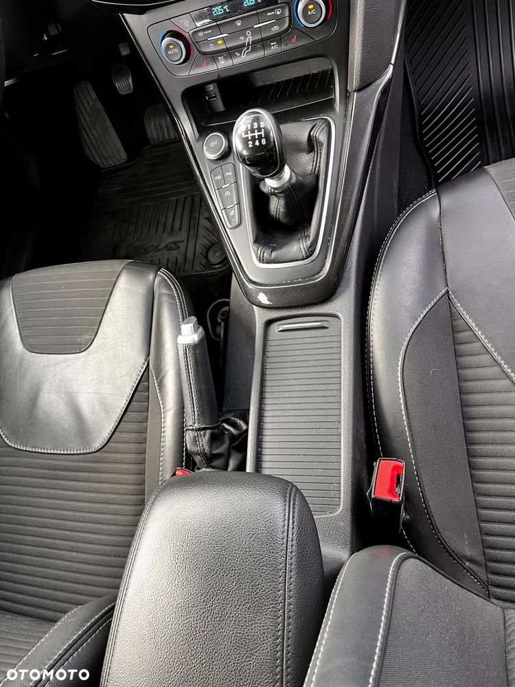 Ford Focus 1.0 EcoBoost Titanium ASS - 17