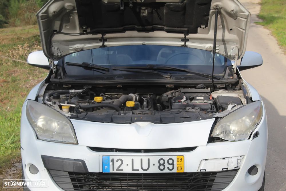 Renault Mégane 1.5 dCi Emotion - 11