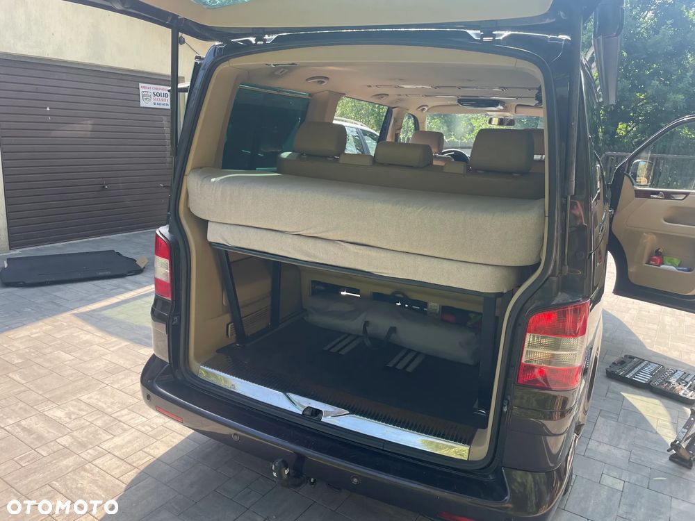 Volkswagen Multivan - 8
