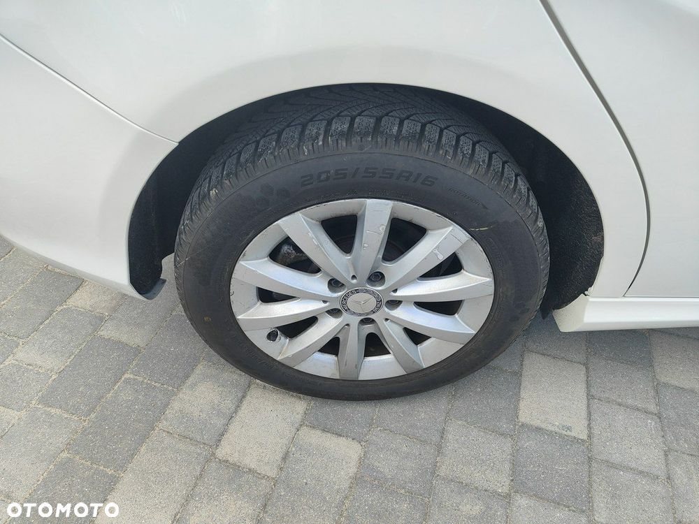 Mercedes-Benz Klasa B 180 d 7G-DCT Edition - 32