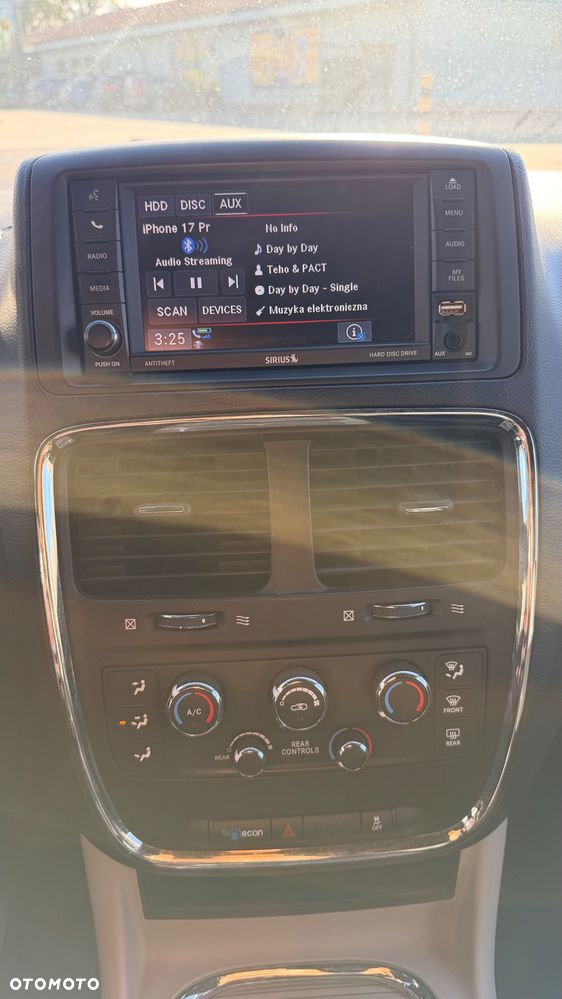 Dodge Grand Caravan - 19