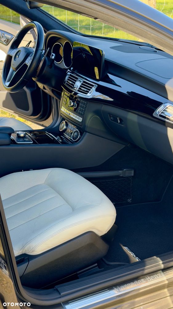 Mercedes-Benz CLS 500 4-Matic BlueEff - 21
