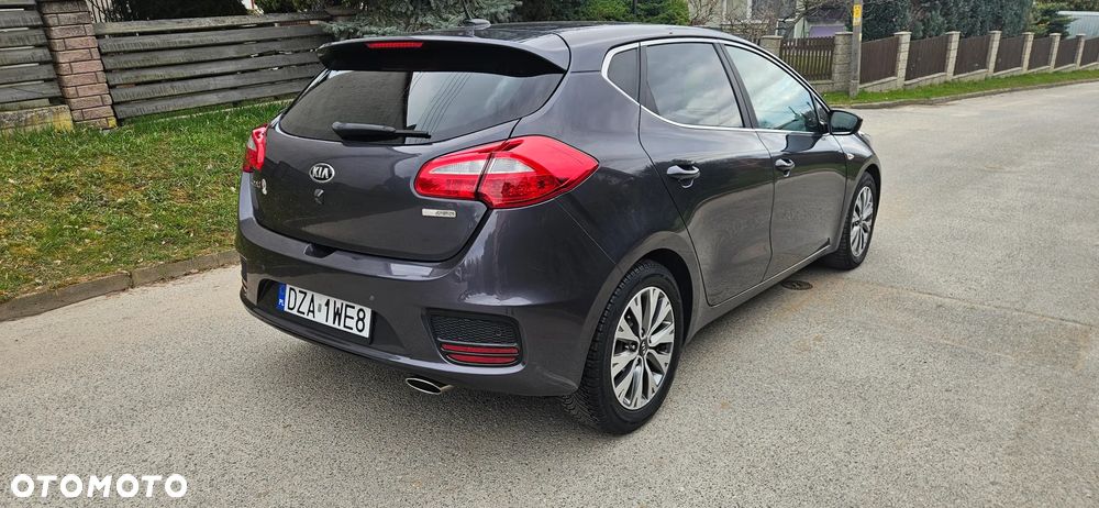 Kia Ceed 1.6 CRDi 136 ISG UEFA EURO 2016 - 4