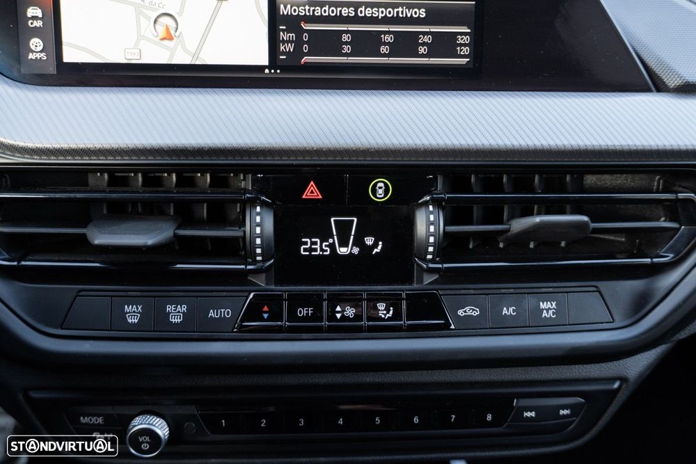 BMW 116 d Pack Desportivo M Auto - 32