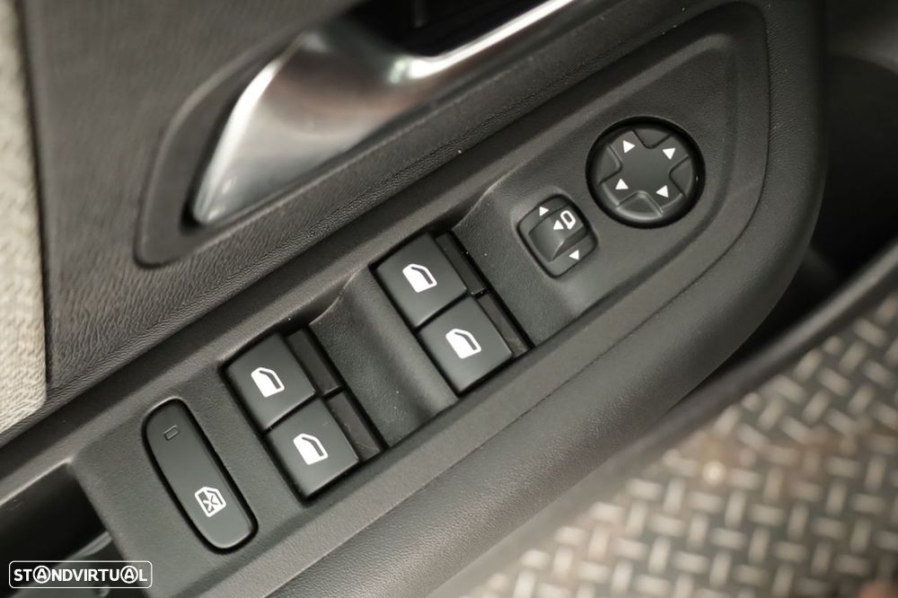 Citroën C4 1.2 PureTech Plus EAT8 - 19