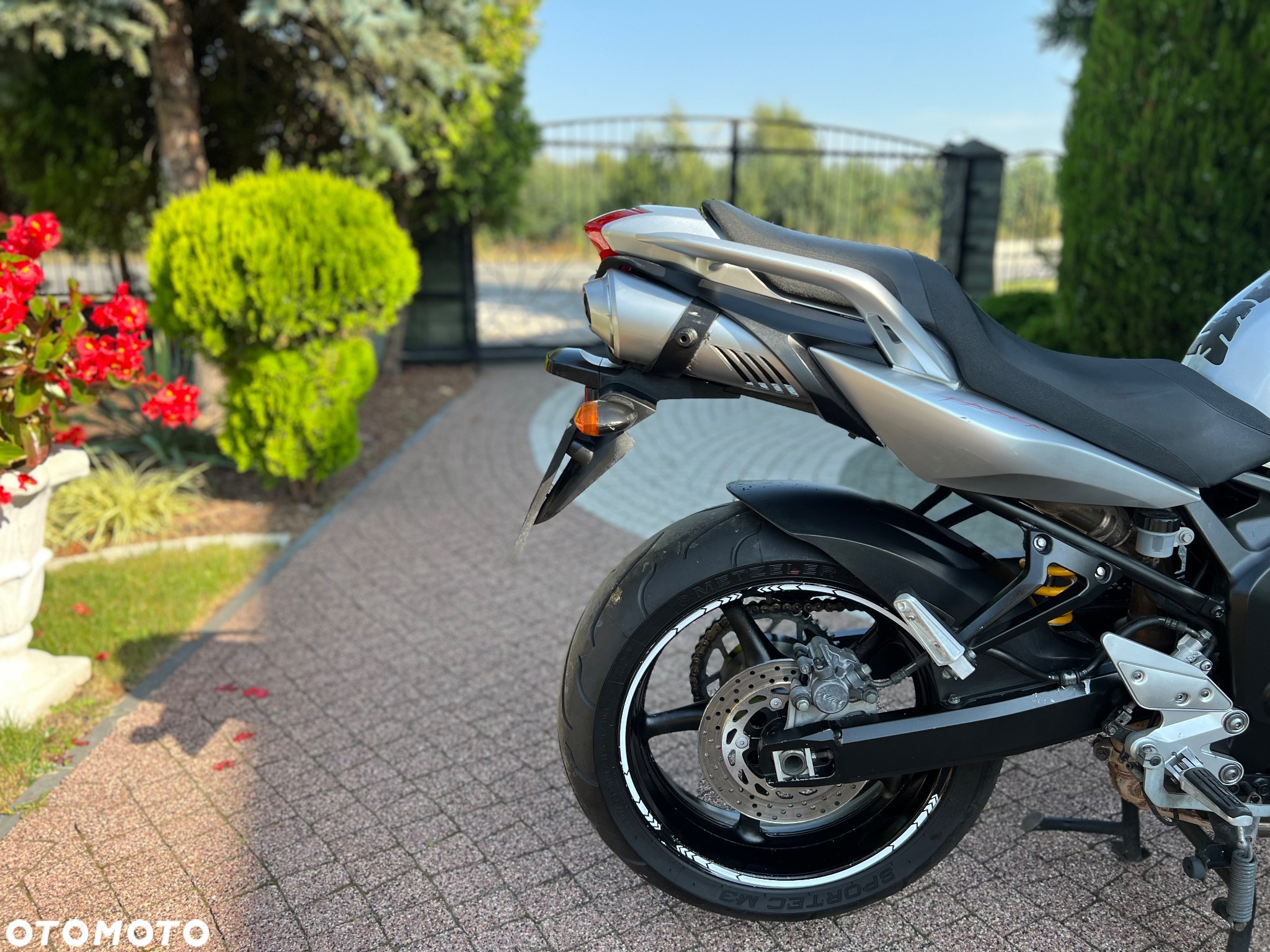 Yamaha FZ6 - 9