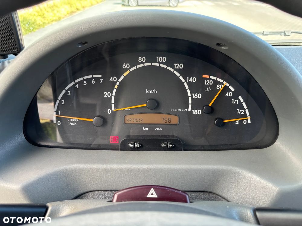 Mercedes-Benz Sprinter - 13