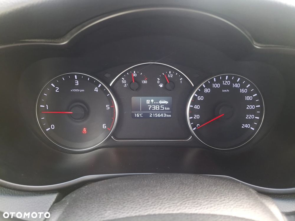 Kia Carens 1.7 CRDi M 7os - 8