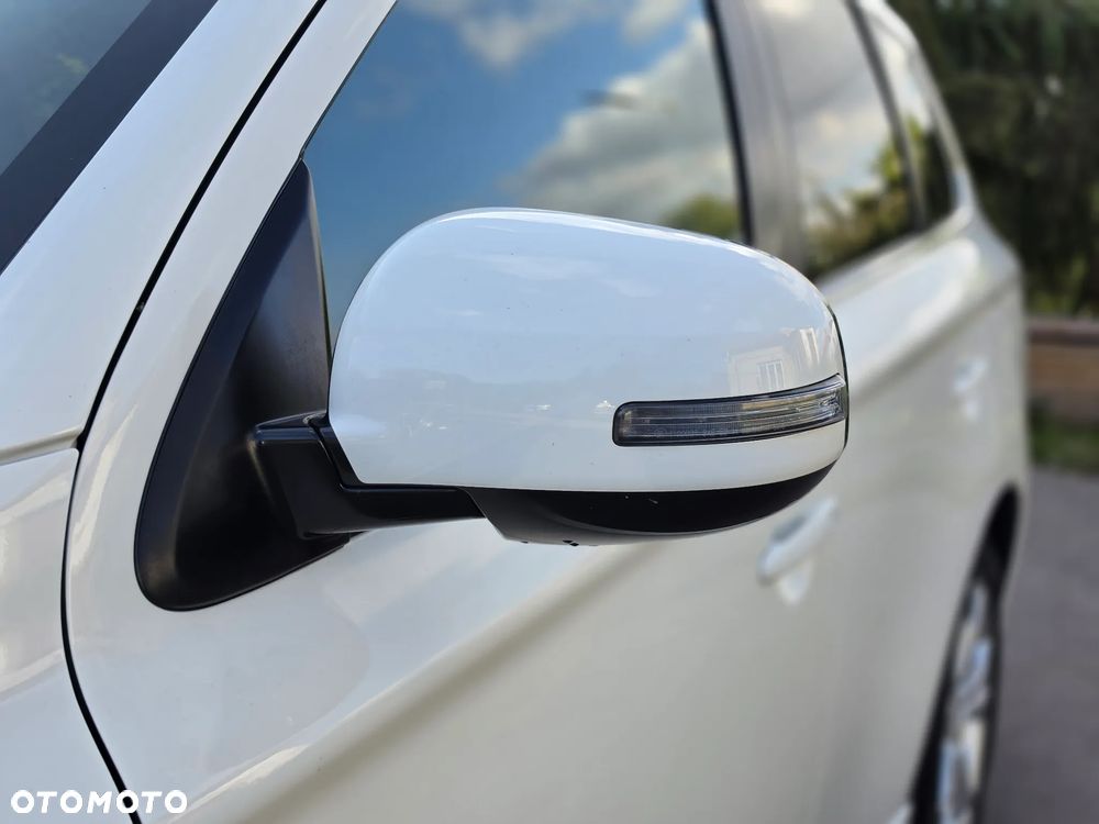 Mitsubishi Outlander - 6