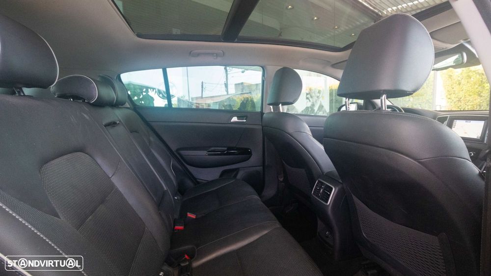 Kia Sportage 1.7 CRDI ISG Nav Line - 11