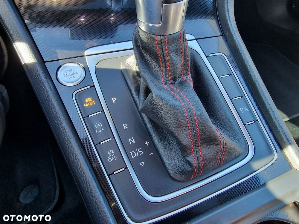 Volkswagen Golf GTI Performance BlueMotion Technology DSG - 35