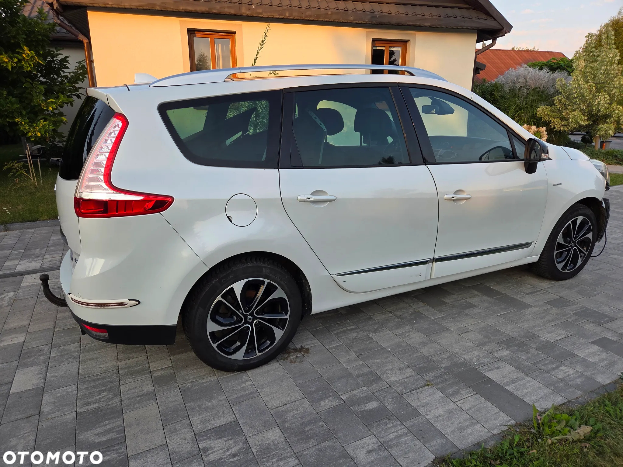 Renault Grand Scenic dCi 110 EDC Bose Edition - 7
