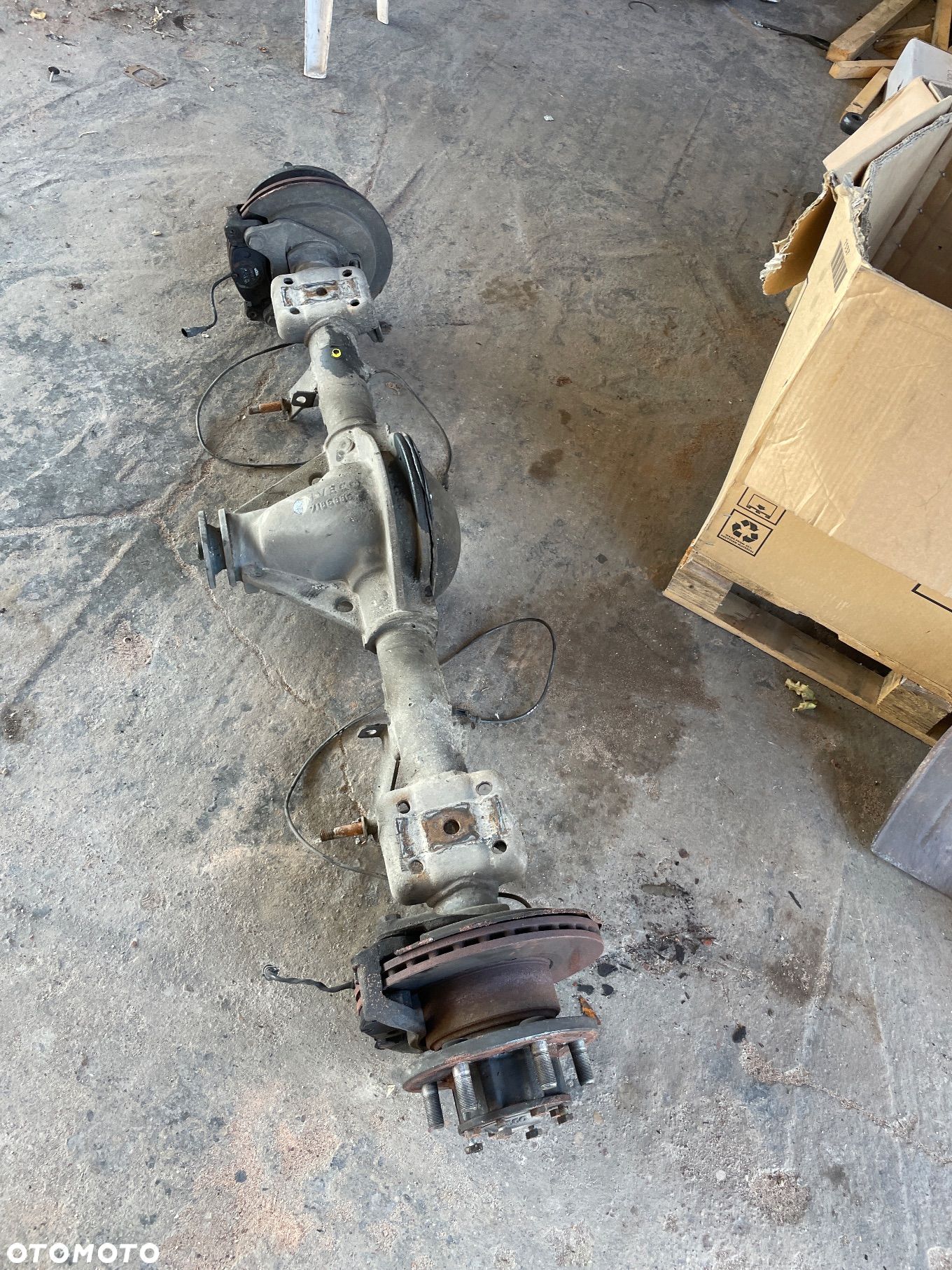 Iveco Daily 35c bliźniak obudowa pochwa mostu tylnego - 1