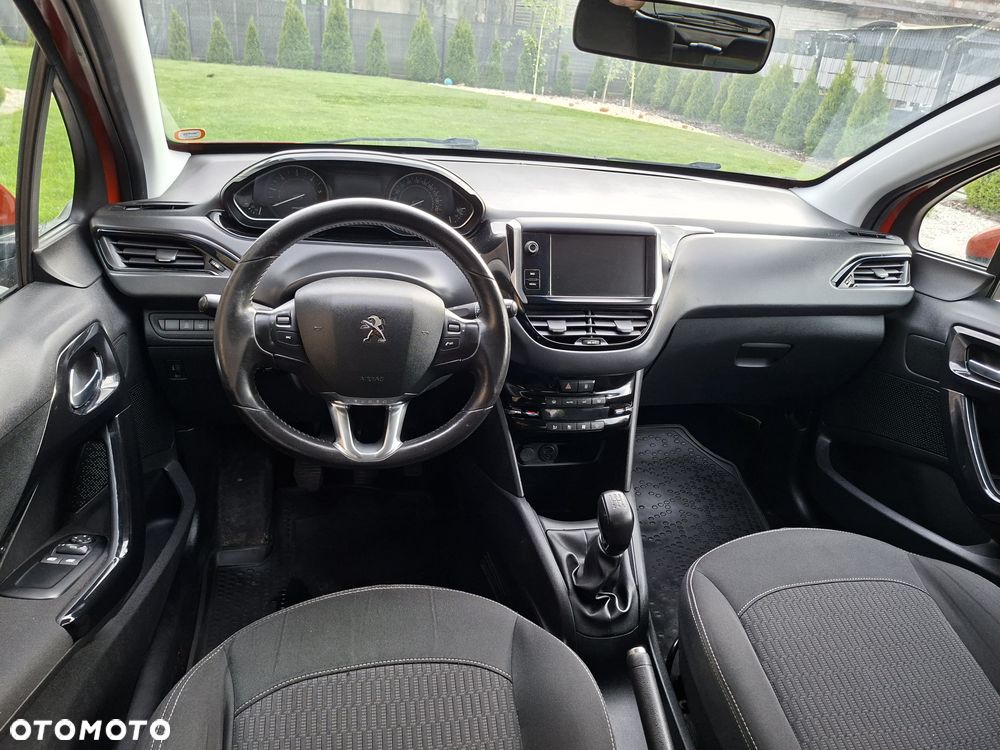 Peugeot 208 - 7
