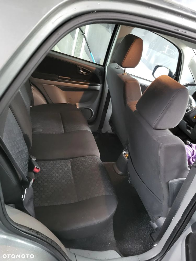 Suzuki SX4 - 8